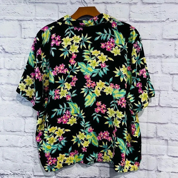 BFA Classics Women’s Vintage Floral‎ Hawaiian Button Down Shirt - Picture 2 of 8